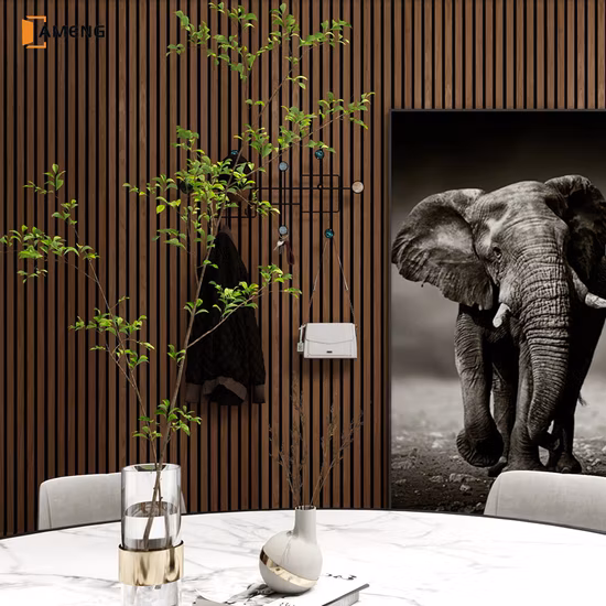 Revestimiento de paredes de listones de roble natural Panel de techo de madera con listones acústicos para mascotas MDF